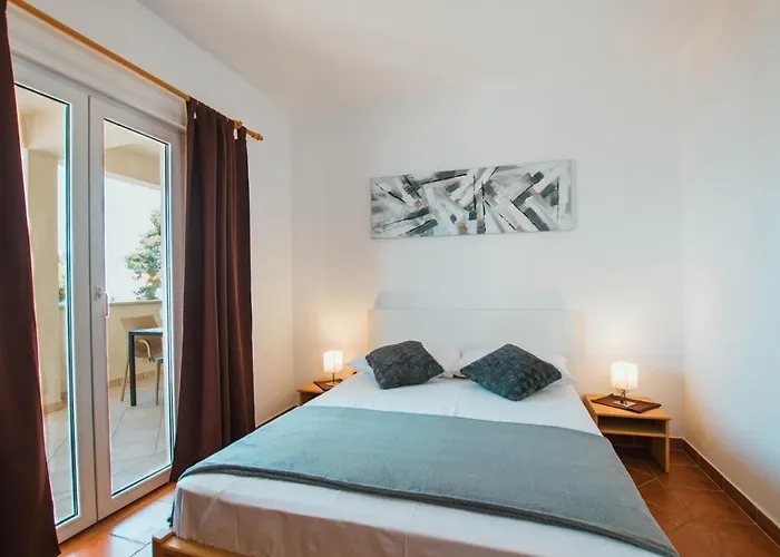 Apartments By The Sea Mastrinka, Ciovo - 11711 *